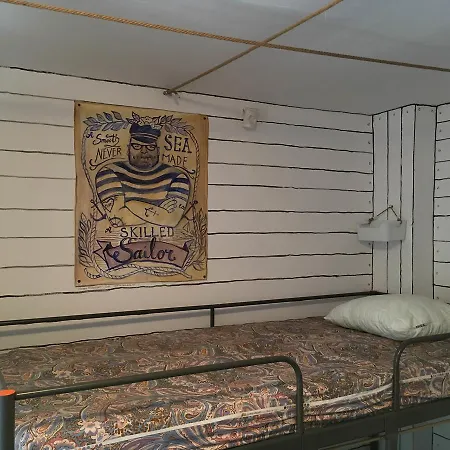 Eol 777 Hostel